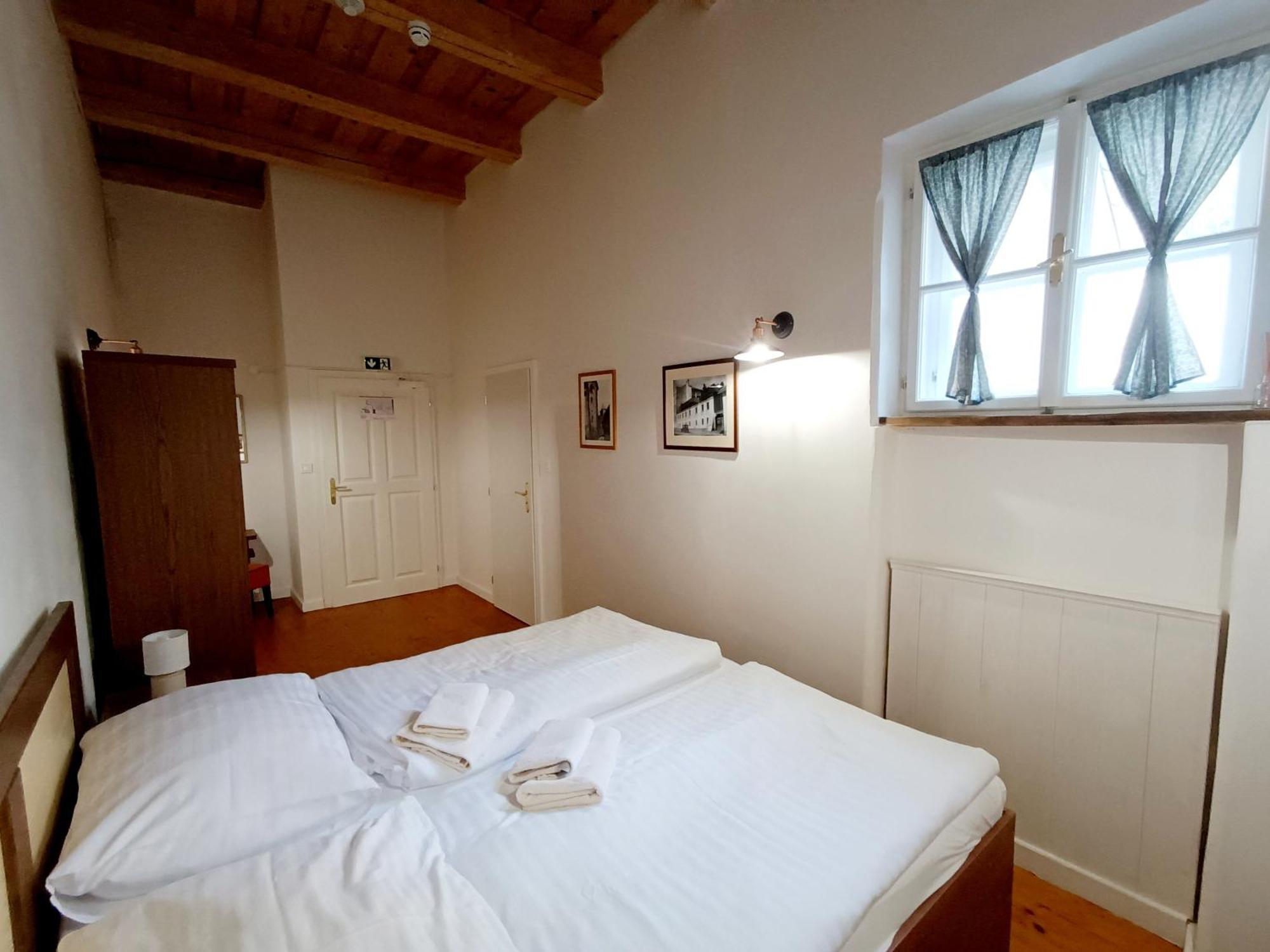 Hostel Cosmopolitan* Банска-Штьявница Экстерьер фото