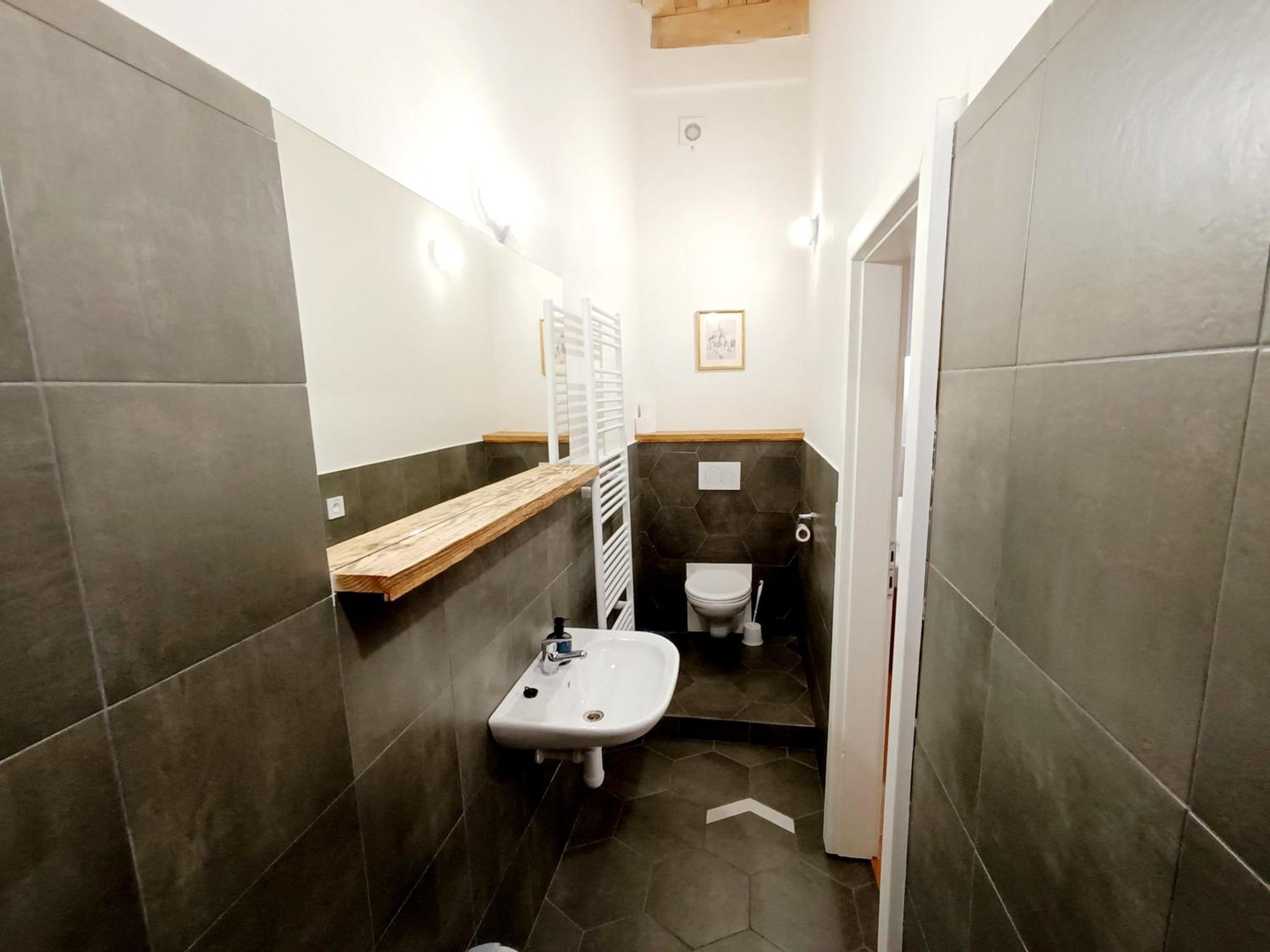 Hostel Cosmopolitan* Банска-Штьявница Экстерьер фото